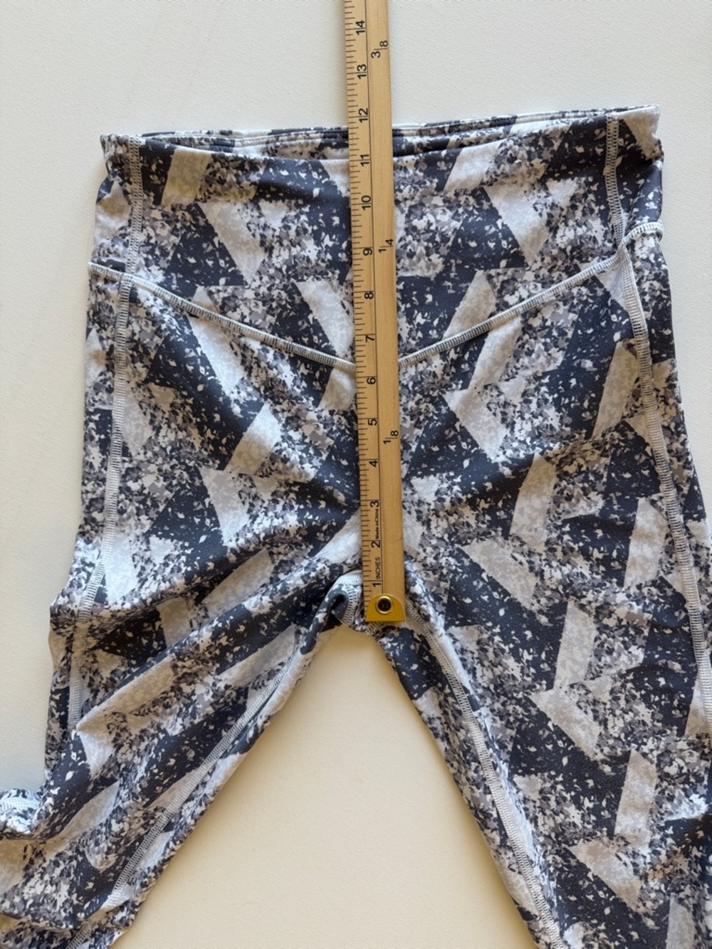GAP Grey White Geometric Cropped Leggings High Rise Athleisure Size S - Picture 9 of 12